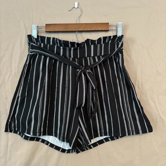 Shosho Pinstripe Paper Bag Waist Flowy Shorts Black/White Women's Size Medium - Picture 1 of 8